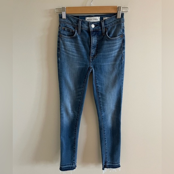 Aritzia Denim Forum The Nico Mid Crop Cropped, Mid-rise Skinny Jean Size 24 - Picture 2 of 9